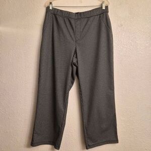 Sanctuary Houndstooth Stretch Capri Pants: Flattering Fit, Classic Sexy Chic